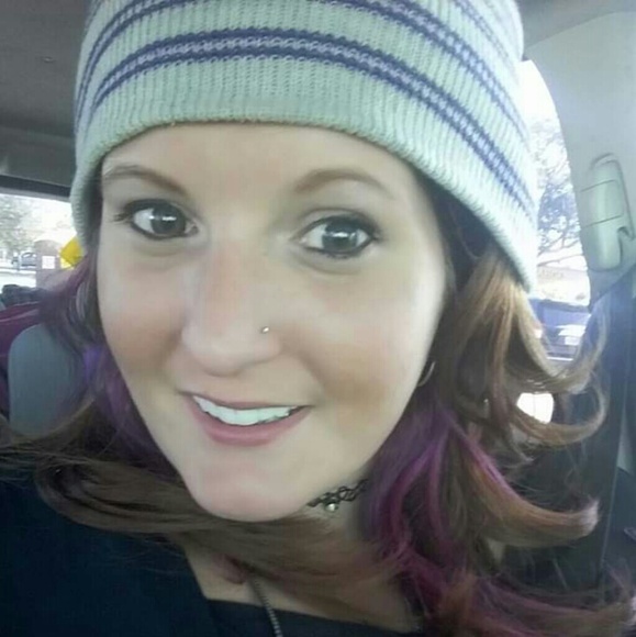 Meet your Posher, Haley - Picture 2 of 4